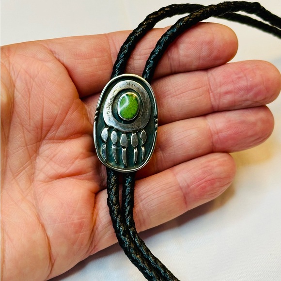Vintage Hopi Sterling Silver Turquoise Bear Paw Bolo Tie - Picture 3 of 5